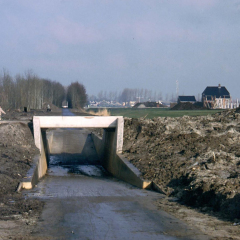 1992-aanleg-fietstunnel-Damwaldsterreedsje-Rondweg-Zuid-eerste-woningen-Kooilanden